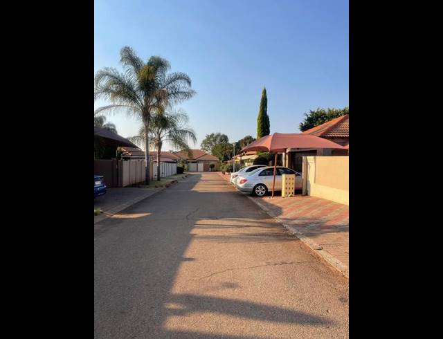 3 BEDROOM HOUSE FOR SALE IN HEATHERVIEW